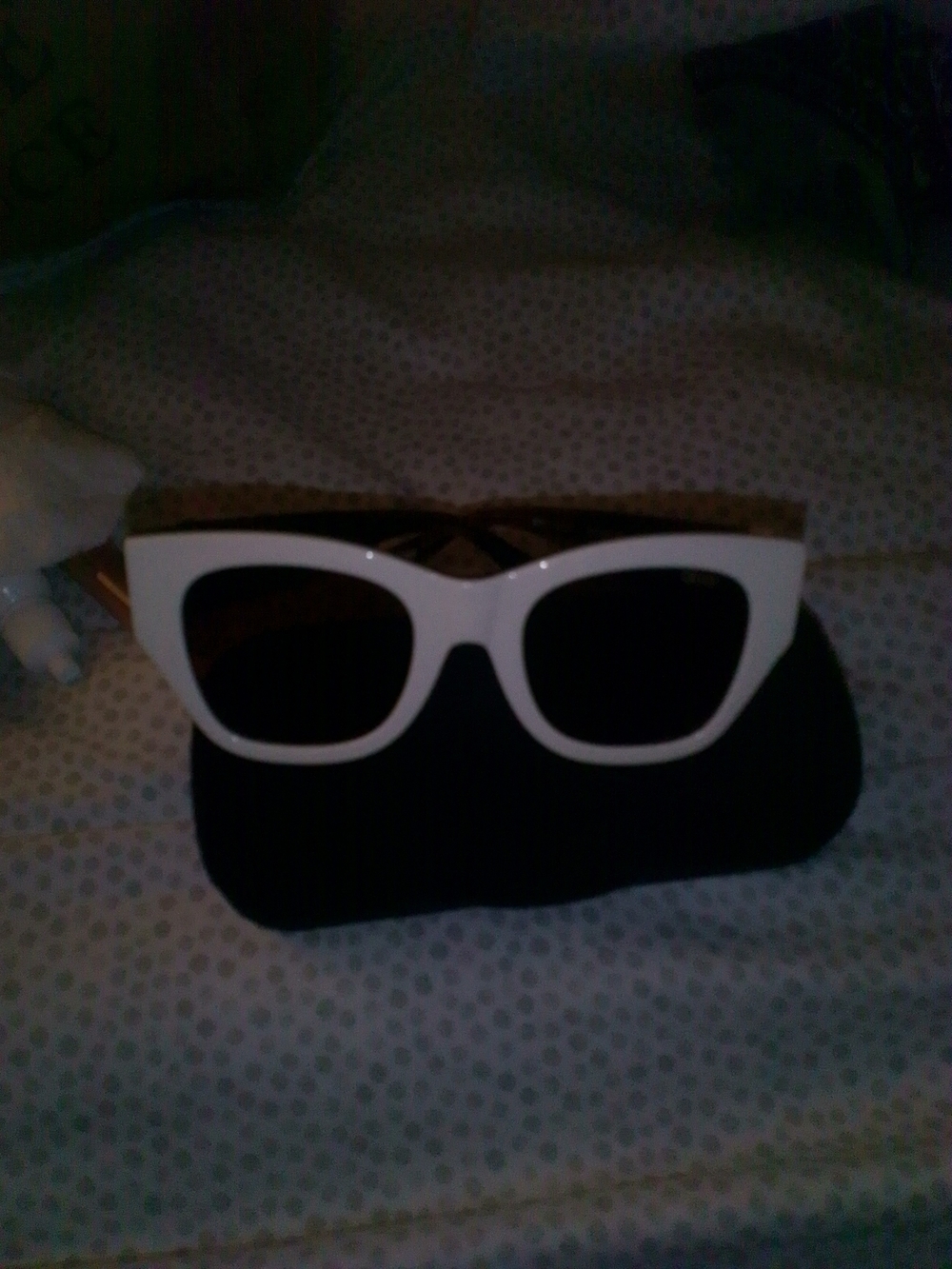 Quay Australia White Cat-Eye Sunglasses with Black Lenses - Picture 2 of 5